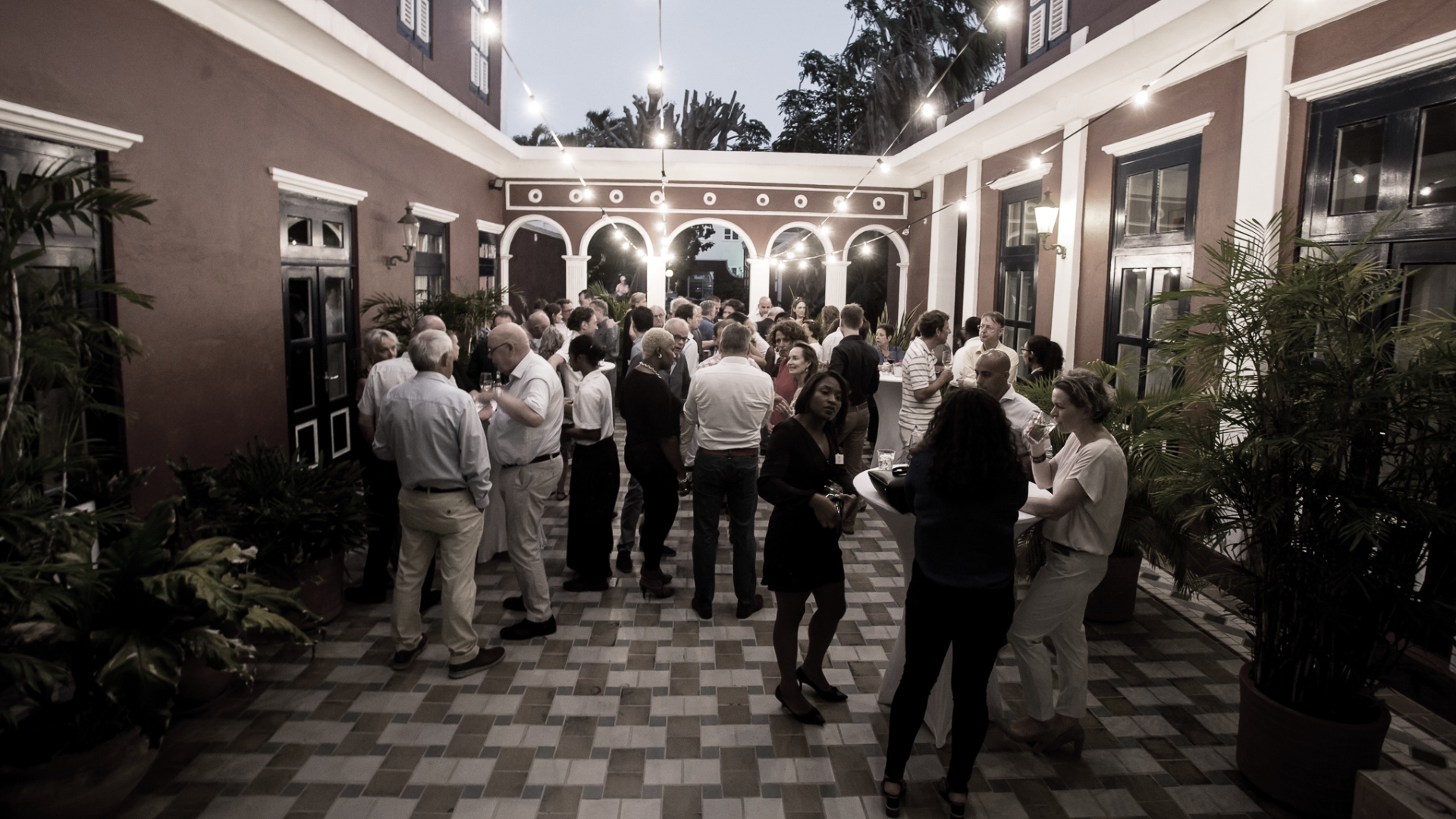 Successful kick off 25th edition Postgraduate Courses Curaçao
